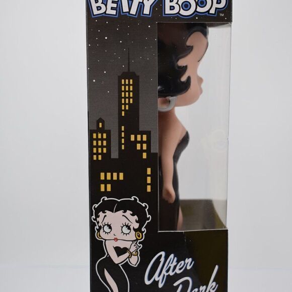 Funko Wacky Wobbler Evening Betty Boop - Picture 8 of 9